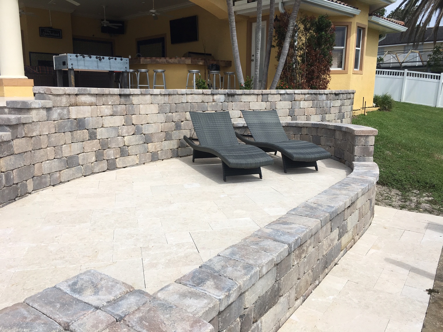 Manicure America Paver Retaining Wall