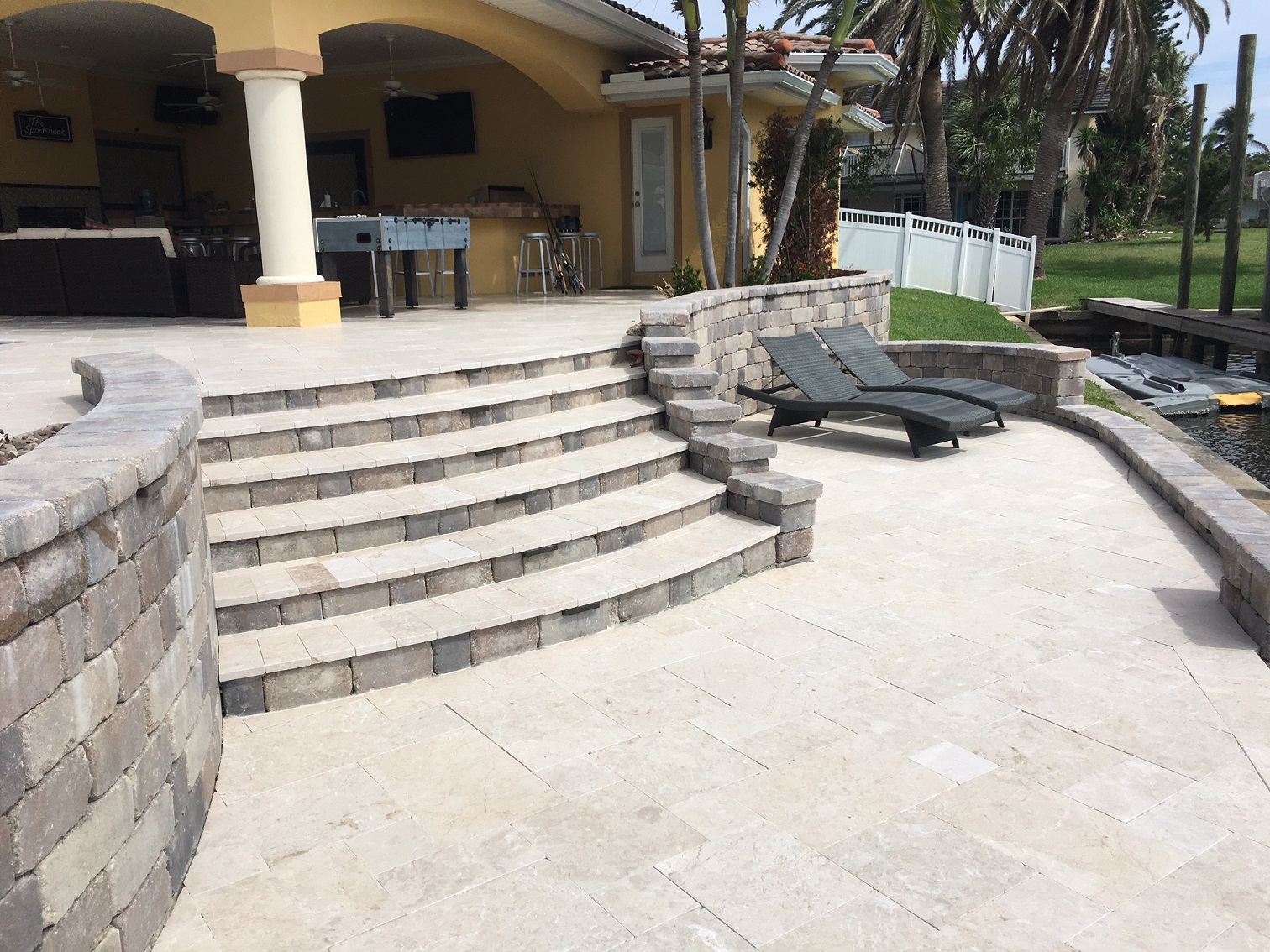 Manicure America Paver Retaining Wall